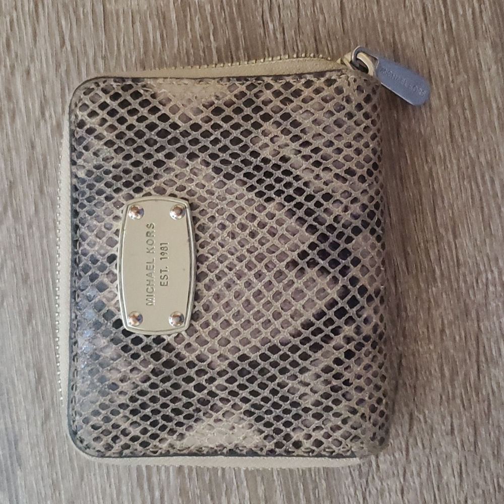 Michael kors wallet